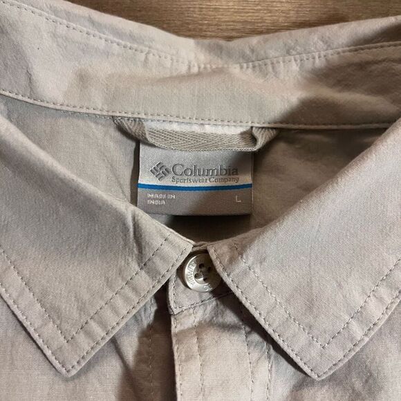 Columbia Light Tan Casual Buttonup Men Large Bin B-5 - Picture 3 of 4